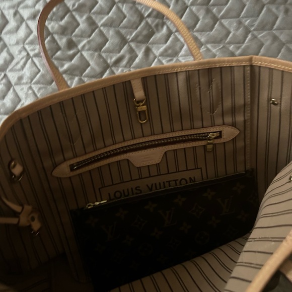 Louis Vuitton MM monogram Neverfull with Beige interior - Picture 3 of 7
